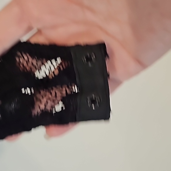 BANJUL Lace V neck bodysuit - Picture 10 of 11